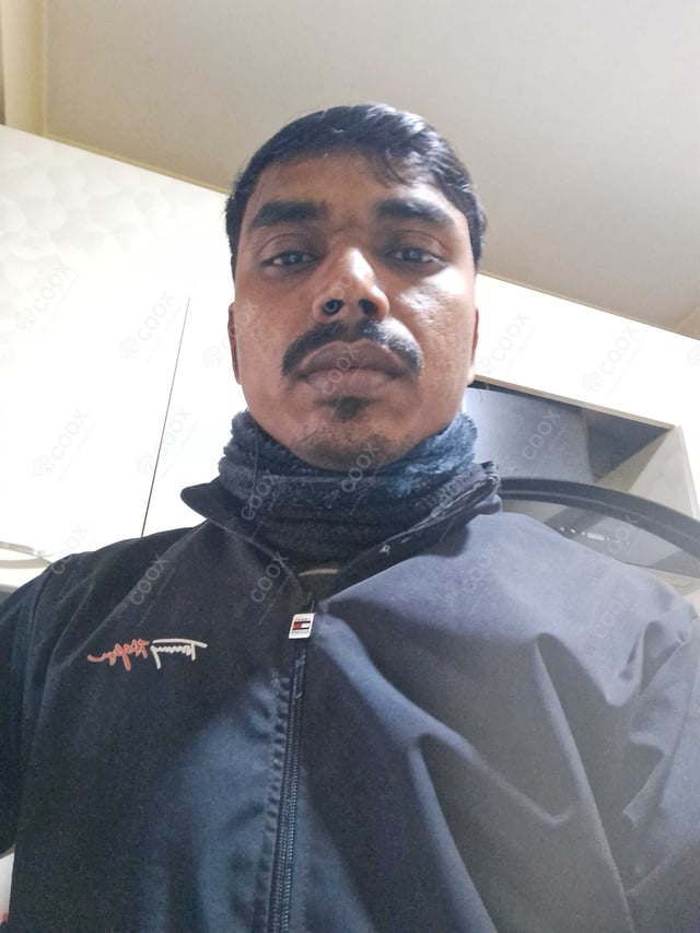 Chef from COOX at bookings. Professional cooks chefs at home