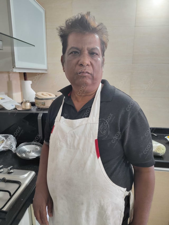 Chef from COOX at bookings. Professional cooks chefs at home