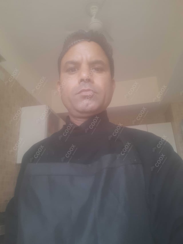 Chef from COOX at bookings. Professional cooks chefs at home