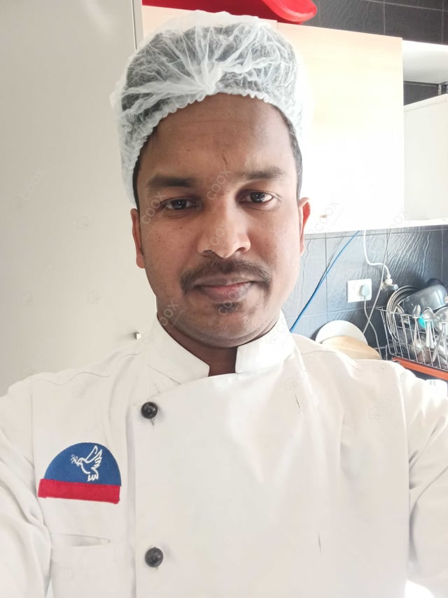 Chef from COOX at bookings. Professional cooks chefs at home