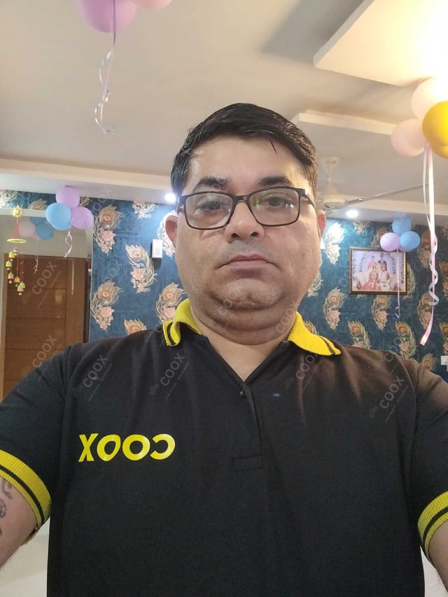 Chef from COOX at bookings. Professional cooks chefs at home