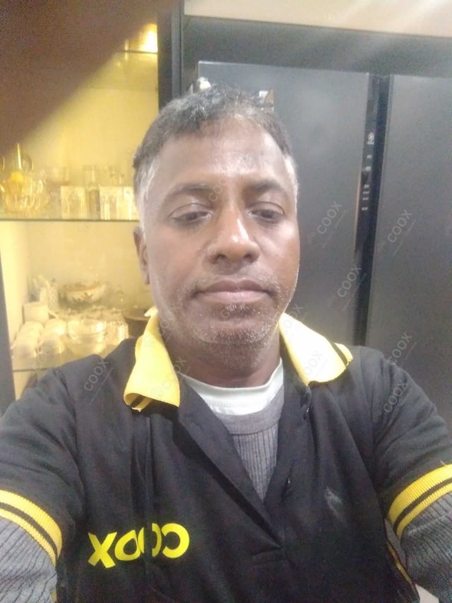 Chef from COOX at bookings. Professional cooks chefs at home