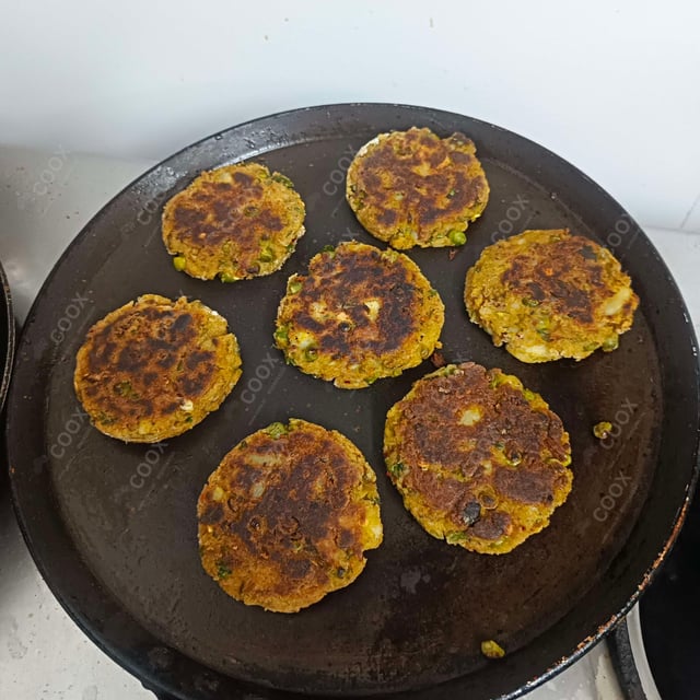 Tasty Aloo Tikki cooked by COOX chefs cooks during occasions parties events at home