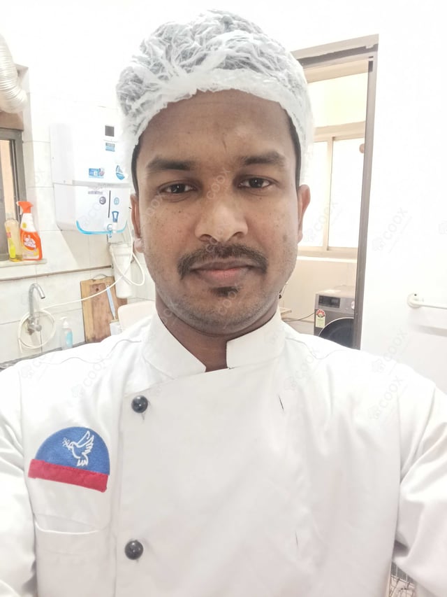 Chef from COOX at bookings. Professional cooks chefs at home