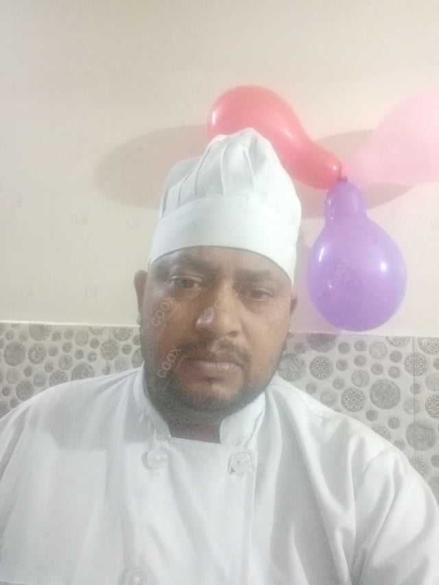 Chef from COOX at bookings. Professional cooks chefs at home