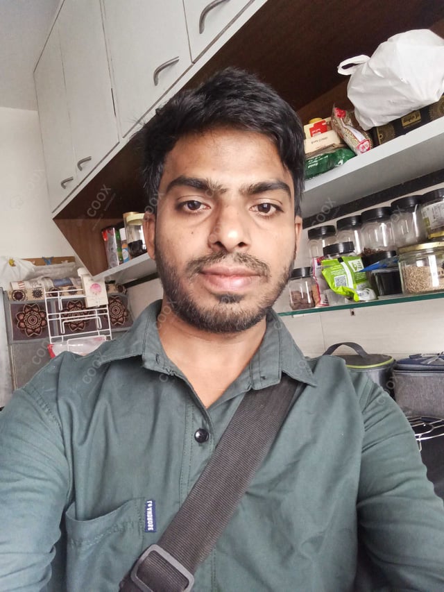 Chef from COOX at bookings. Professional cooks chefs at home