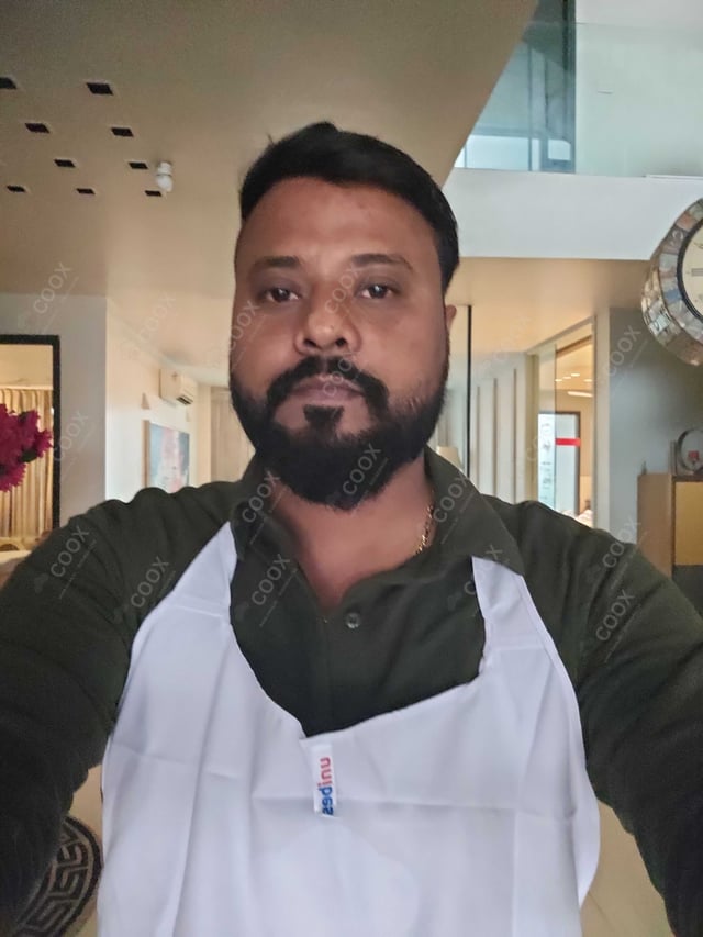 Chef from COOX at bookings. Professional cooks chefs at home