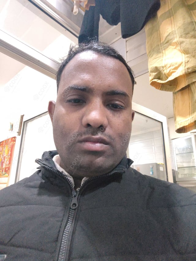 Chef from COOX at bookings. Professional cooks chefs at home