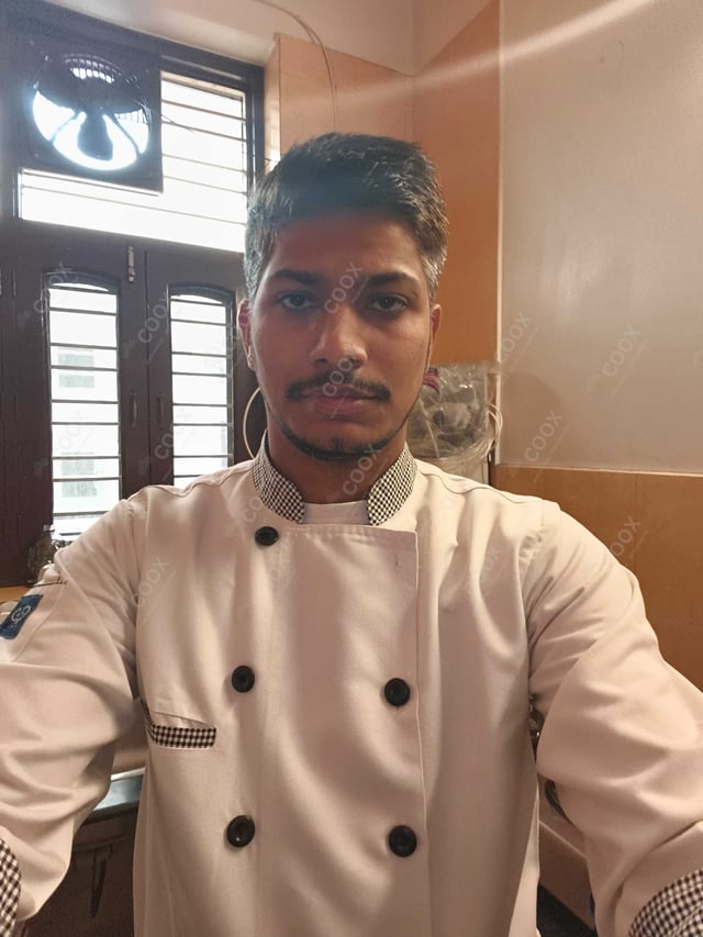 Chef from COOX at bookings. Professional cooks chefs at home