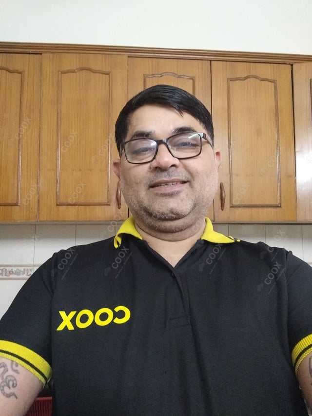 Chef from COOX at bookings. Professional cooks chefs at home