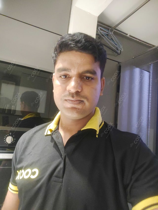 Chef from COOX at bookings. Professional cooks chefs at home