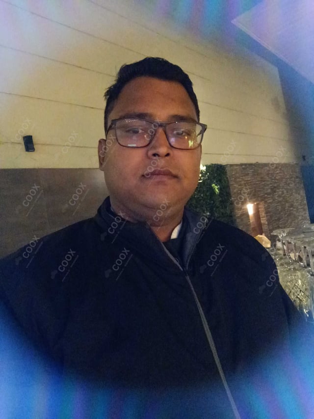 Chef from COOX at bookings. Professional cooks chefs at home