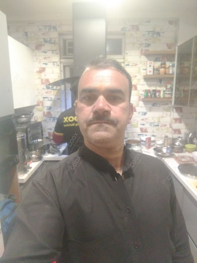 Chef from COOX at bookings. Professional cooks chefs at home