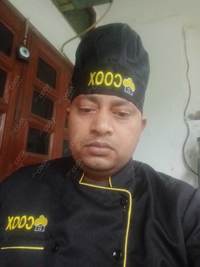 Chef from COOX at bookings. Professional cooks chefs at home