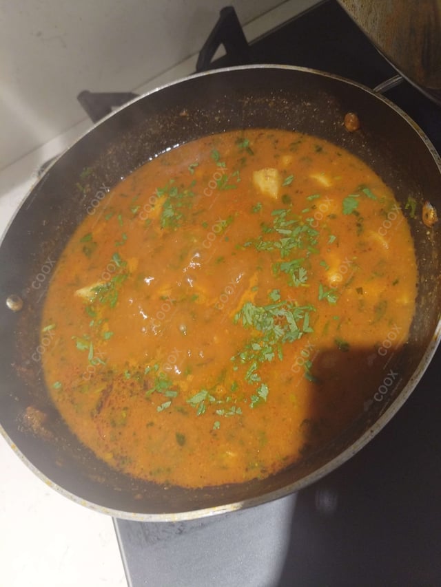 Tasty Aloo Rasedar cooked by COOX chefs cooks during occasions parties events at home