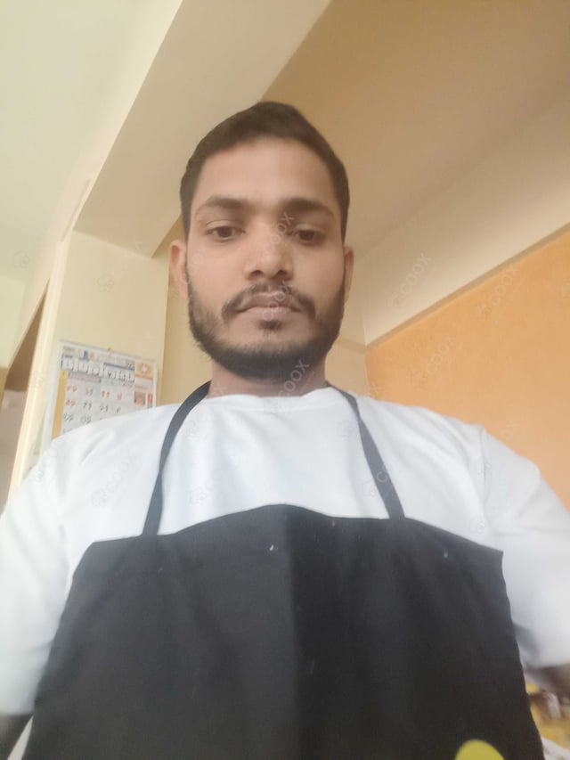 Chef from COOX at bookings. Professional cooks chefs at home