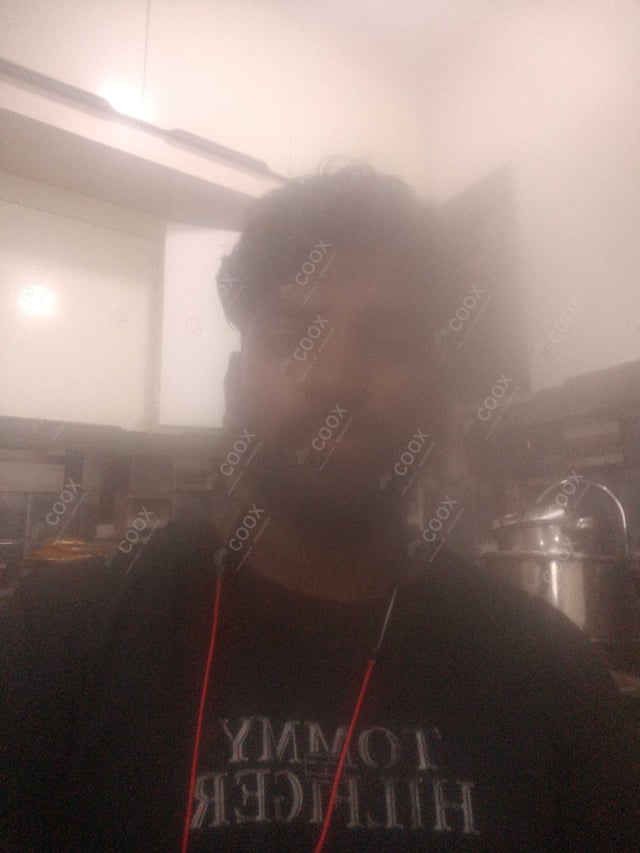 Chef from COOX at bookings. Professional cooks chefs at home