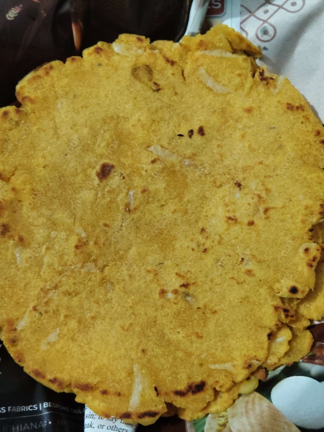 Delicious Makki ki Rotis prepared by COOX