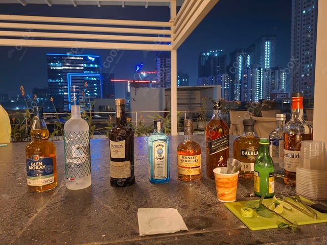 Delicious Regular Soft Drinks, Hard Drinks, Beers, Juices, W prepared by COOX