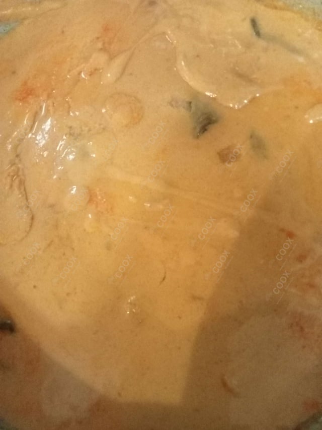 Tasty Red Thai Prawn Curry cooked by COOX chefs cooks during occasions parties events at home