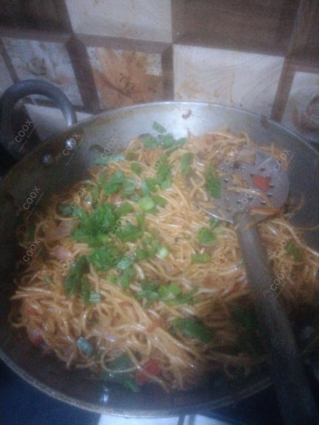 Delicious Veg Hakka Noodles prepared by COOX