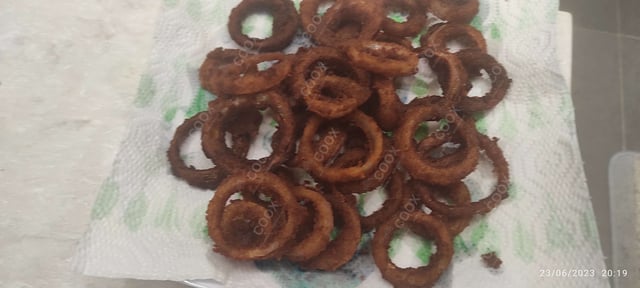 Tasty Onion Rings cooked by COOX chefs cooks during occasions parties events at home