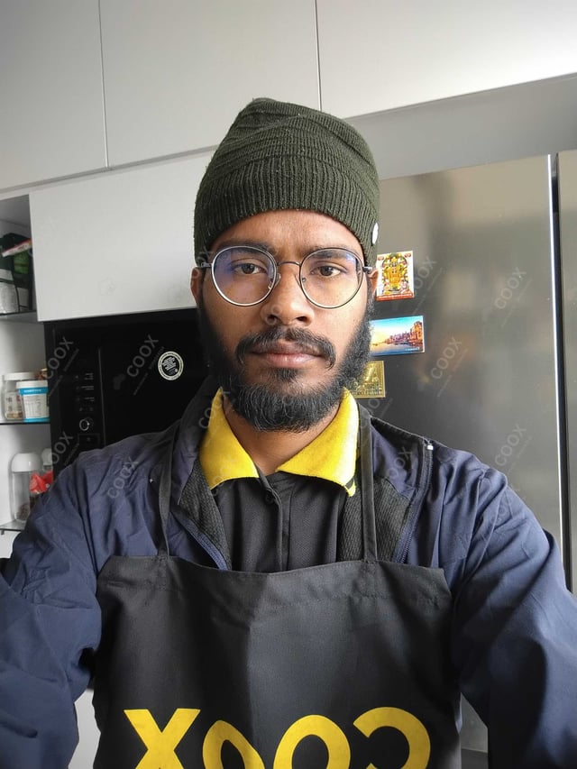 Chef from COOX at bookings. Professional cooks chefs at home