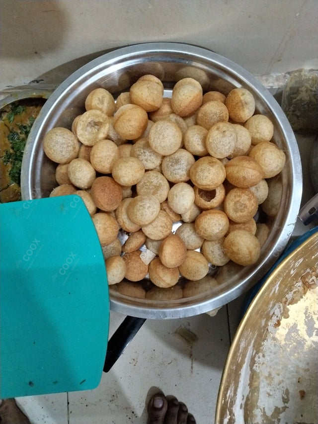 Delicious Gol Gappe (Pani Puri) prepared by COOX