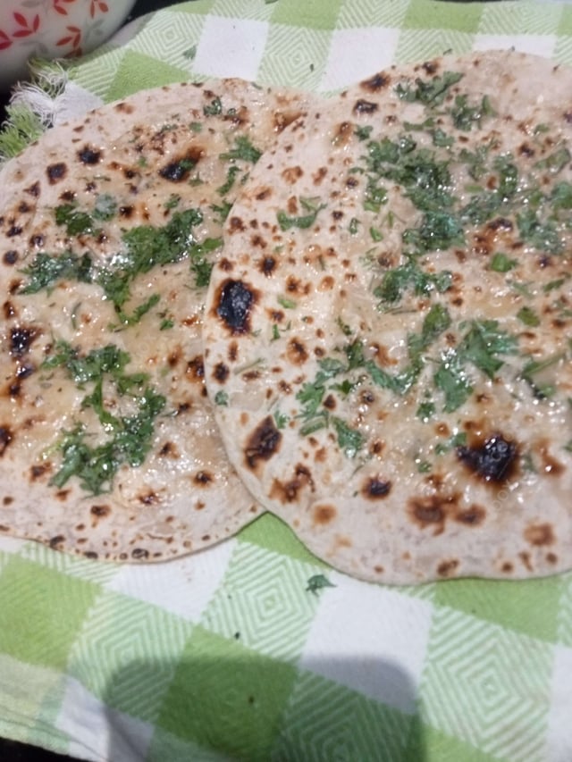 Tasty Naan (Butter / Garlic) cooked by COOX chefs cooks during occasions parties events at home