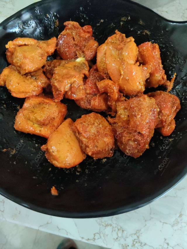 Tasty Chicken Tikka Burgers cooked by COOX chefs cooks during occasions parties events at home