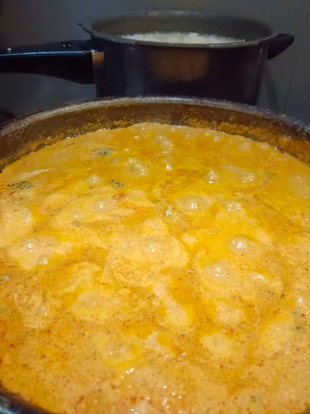 Tasty Red Thai Chicken Curry cooked by COOX chefs cooks during occasions parties events at home