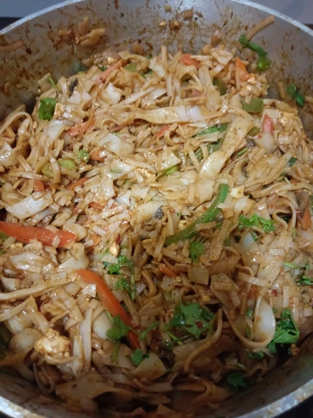 Tasty Veg Pad Thai Noodles cooked by COOX chefs cooks during occasions parties events at home