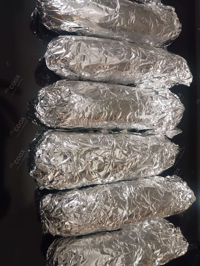 Tasty Chicken Burritos cooked by COOX chefs cooks during occasions parties events at home