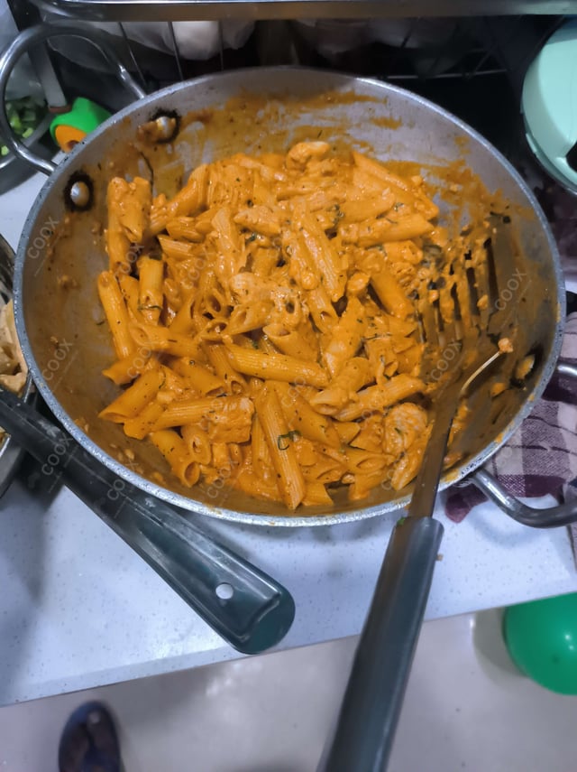 Tasty Chicken Pasta in Mix Sauce cooked by COOX chefs cooks during occasions parties events at home
