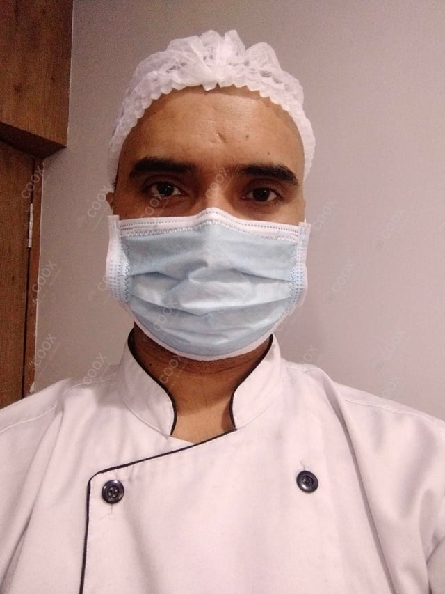 Chef from COOX at bookings. Professional cooks chefs at home