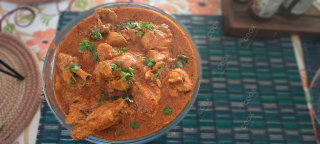 Tasty Chicken Tikka Masala cooked by COOX chefs cooks during occasions parties events at home