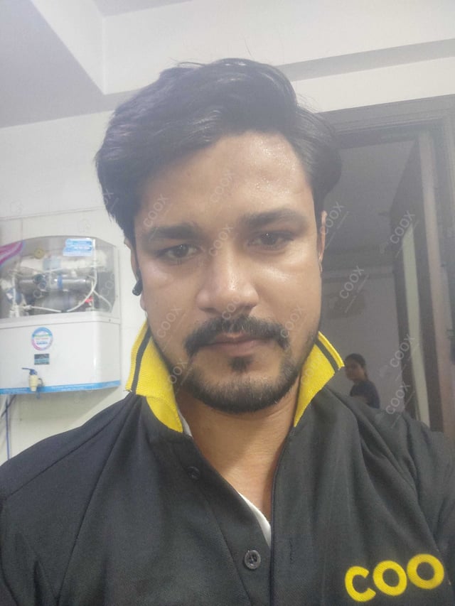 Chef from COOX at bookings. Professional cooks chefs at home