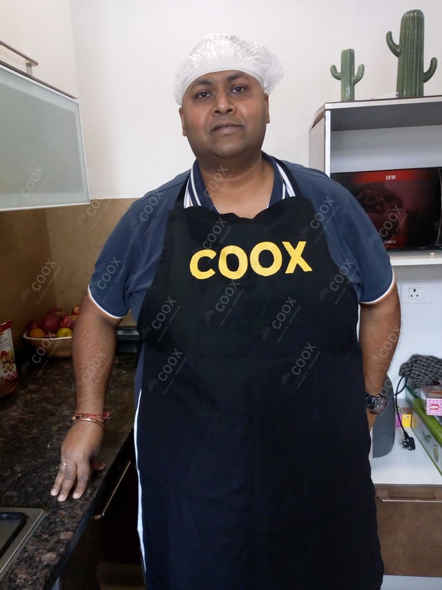 Chef from COOX at bookings. Professional cooks chefs at home
