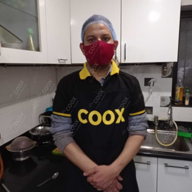 Chef from COOX at bookings. Professional cooks chefs at home