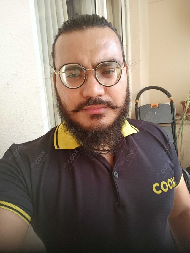 Chef from COOX at bookings. Professional cooks chefs at home