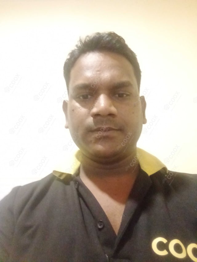 Chef from COOX at bookings. Professional cooks chefs at home