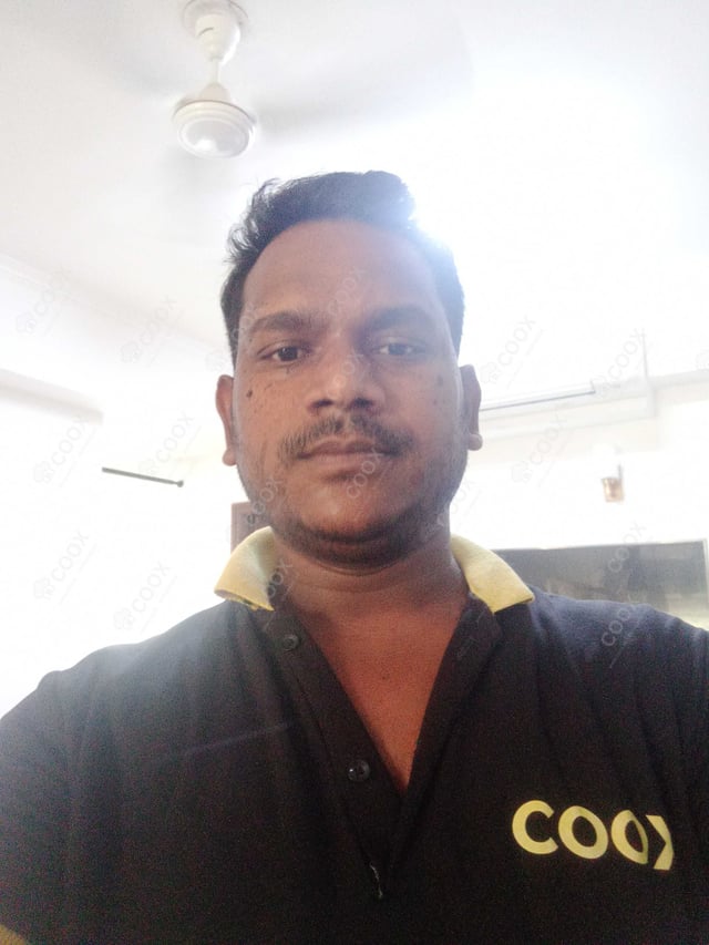 Chef from COOX at bookings. Professional cooks chefs at home