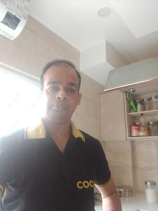 Chef from COOX at bookings. Professional cooks chefs at home