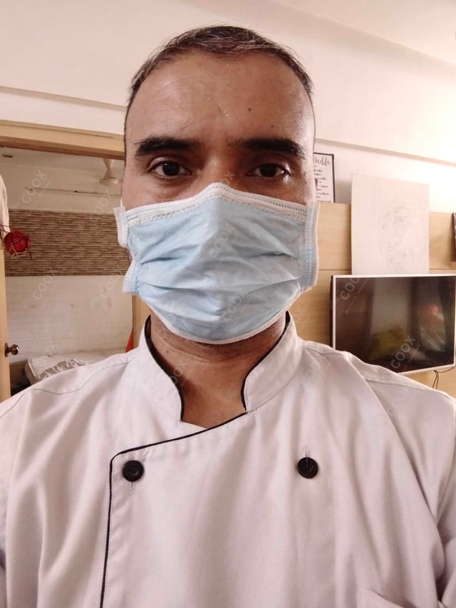 Chef from COOX at bookings. Professional cooks chefs at home