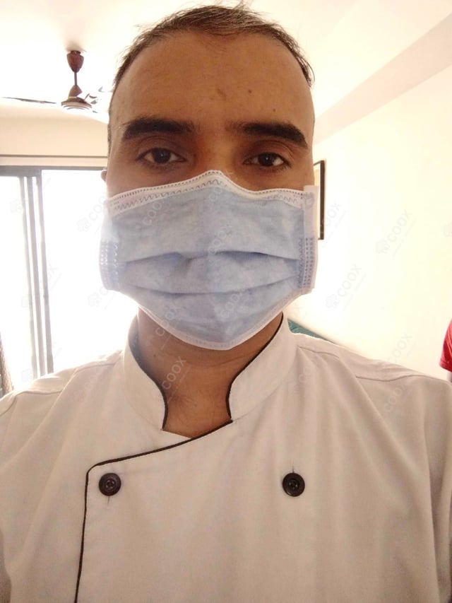 Chef from COOX at bookings. Professional cooks chefs at home