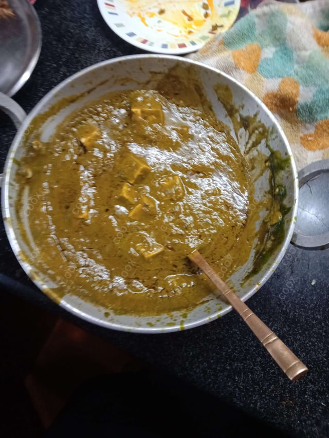 Tasty Palak Paneer cooked by COOX chefs cooks during occasions parties events at home