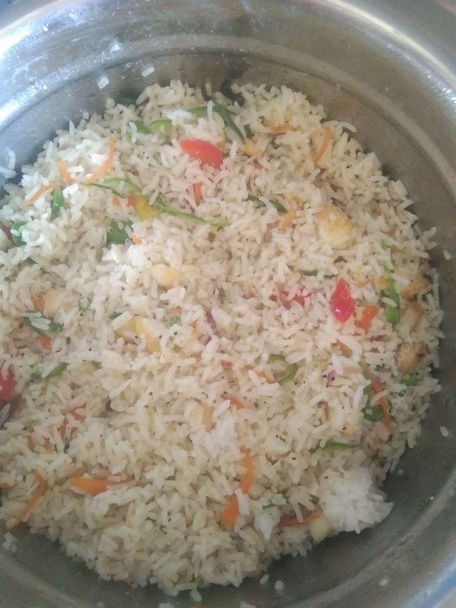 Delicious Veg Fried Rice prepared by COOX