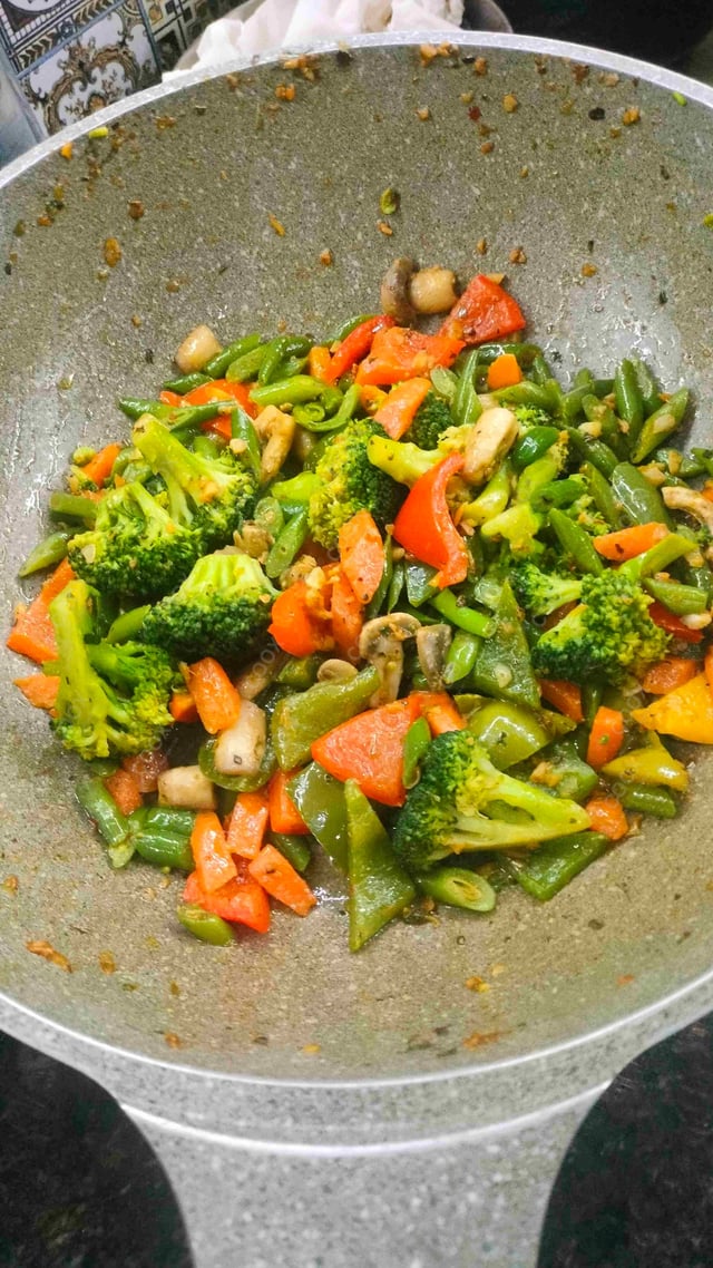 Tasty Vegetable Stir Fry cooked by COOX chefs cooks during occasions parties events at home