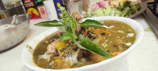 Tasty Green Thai Chicken Curry cooked by COOX chefs cooks during occasions parties events at home
