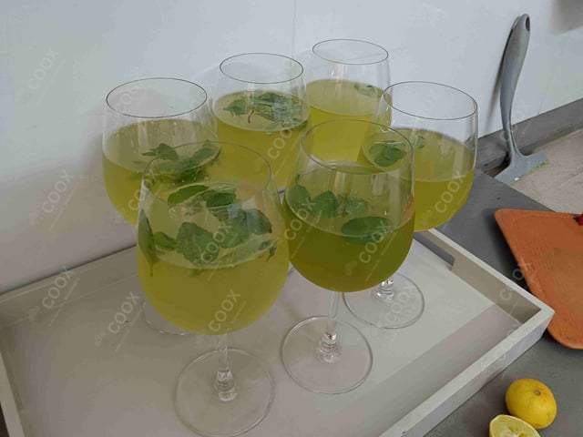 Delicious Virgin Mojito prepared by COOX